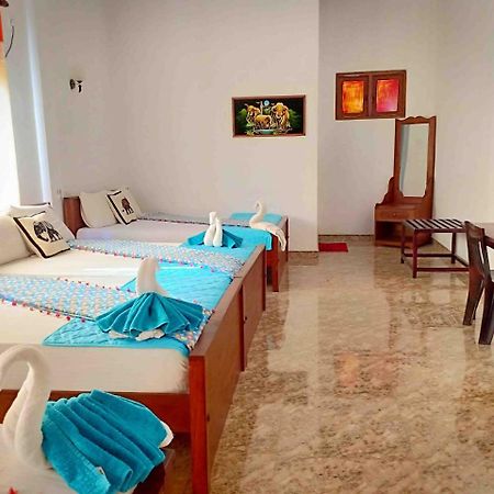 Hungry Lion Resort Сигирия Экстерьер фото