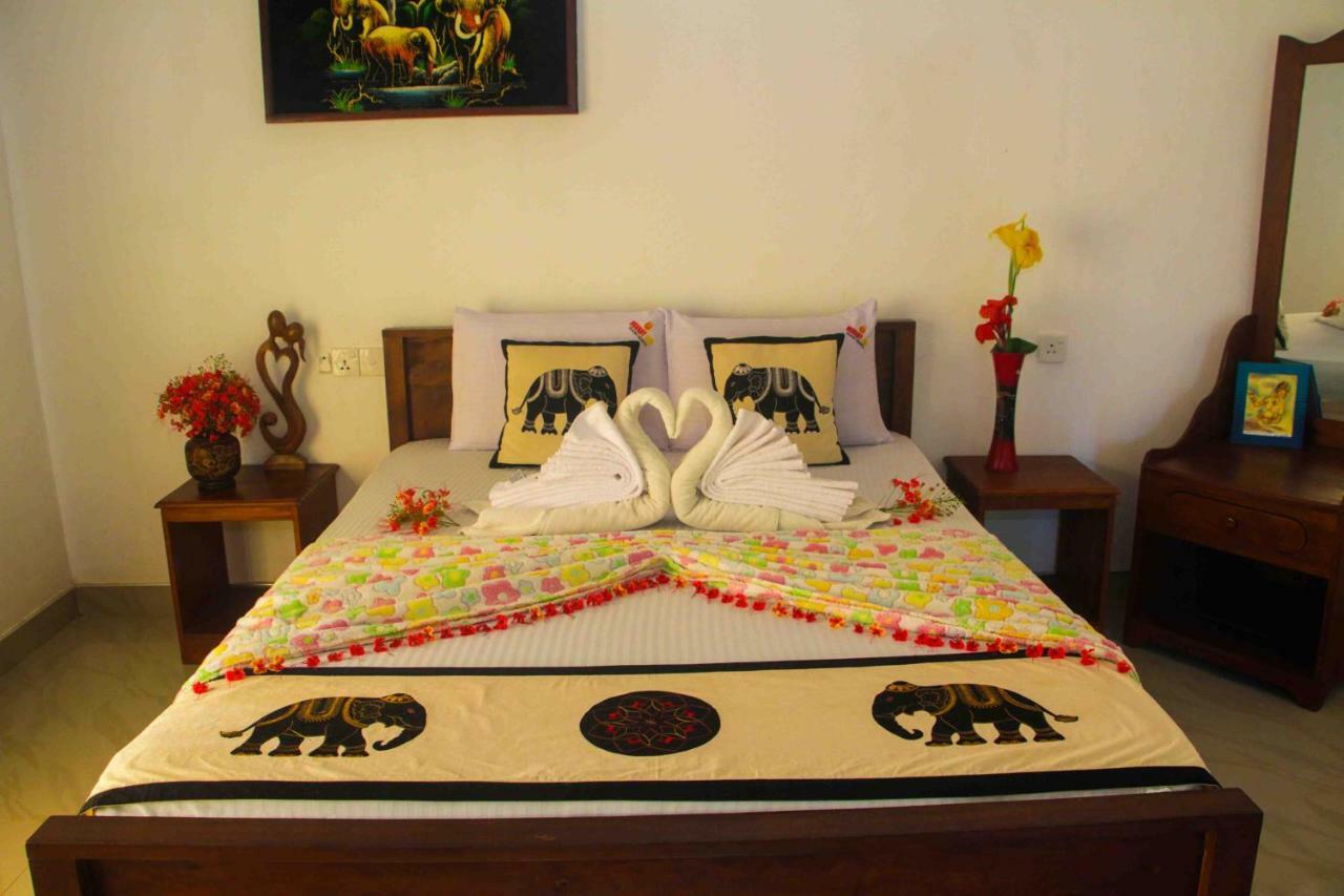 Hungry Lion Resort Сигирия Экстерьер фото
