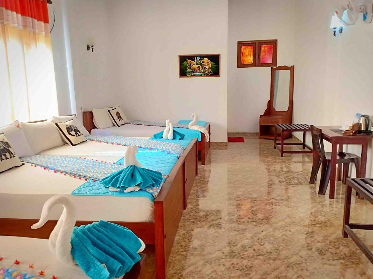 Hungry Lion Resort Сигирия Экстерьер фото